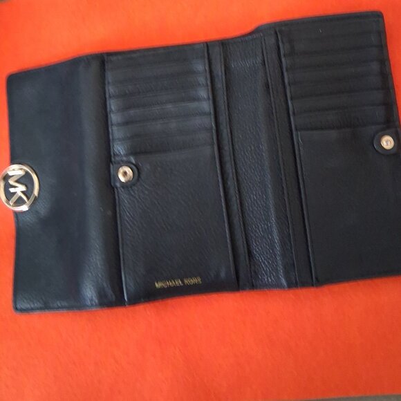 Michael Kors Wallet Large Lillie Gusset Carryall Black Soft Pebbled Leather - Picture 4 of 15